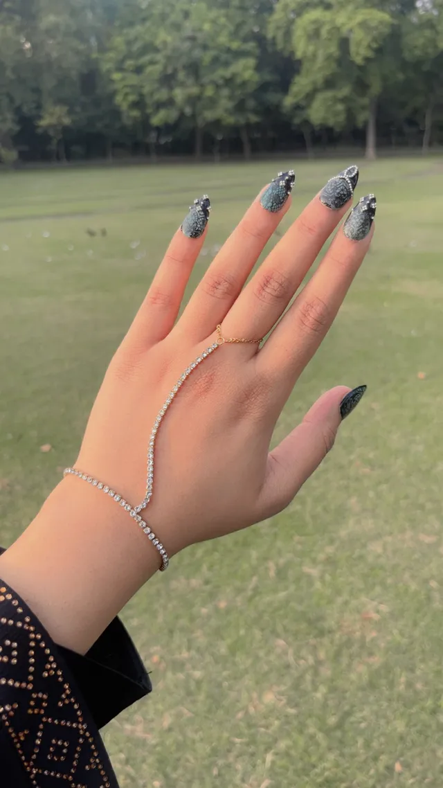 Pearls Handchain